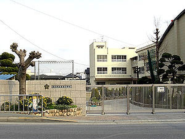 茨木市立春日小学校（544m）