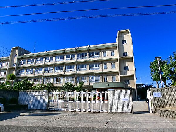 茨木市立太田中学校（598m）