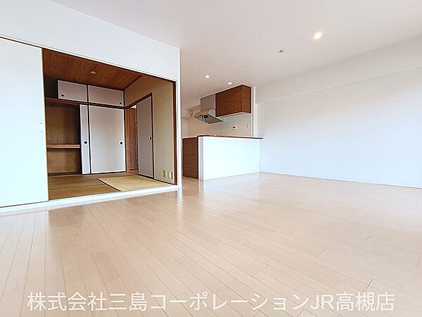 ■LDK（約18帖）/家族がのびのびとくつろげる解放感のあるLDK