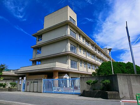 茨木市立東奈良小学校(517m)