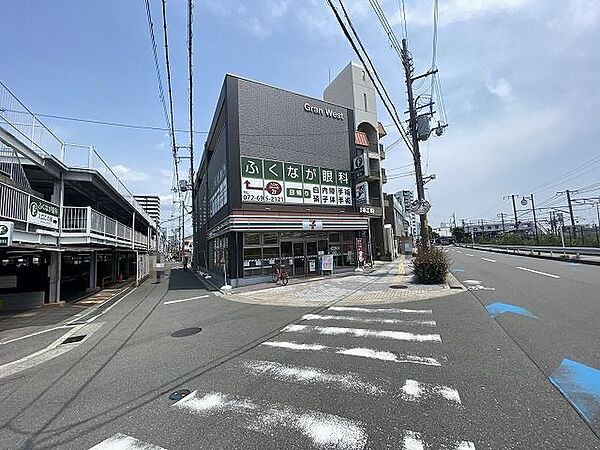セブンイレブン（555m）