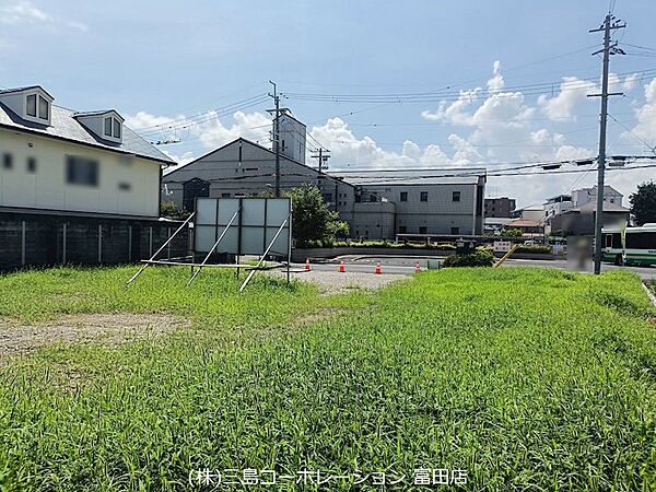 広々とした敷地で、建築プランの選択肢が広がります。ご希望の住まいを形にしてください。