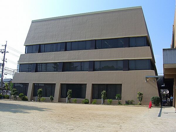 摂津市民図書館（461m）