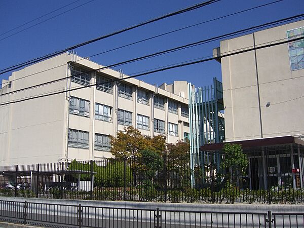 摂津市立第一中学校（1228m）
