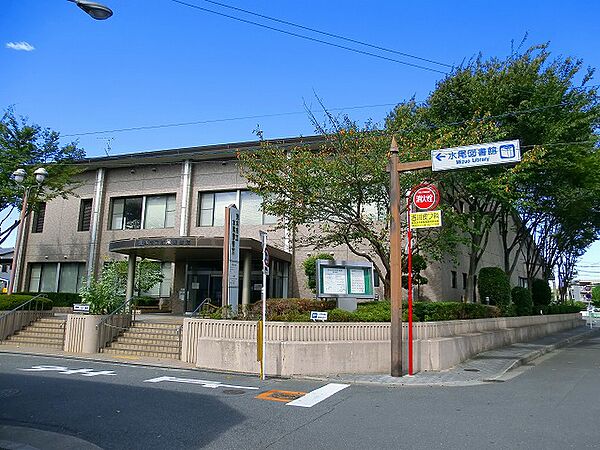 茨木市立水尾図書館（812m）