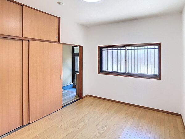 玄関横洋室6帖