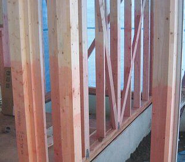 木造住宅で不安のシロアリ被害を予防する防蟻処理を実施
