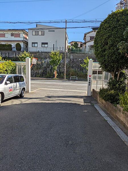 敷地入口