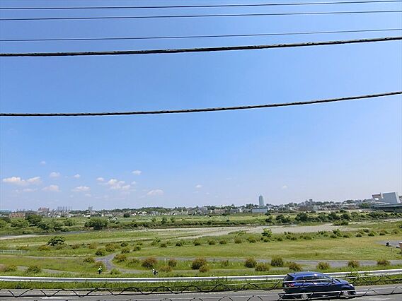 多摩川の河川敷...
