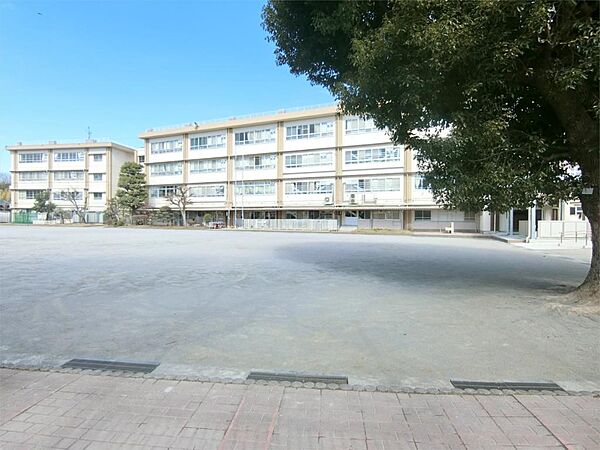 川崎市立南野川小学校（879m）