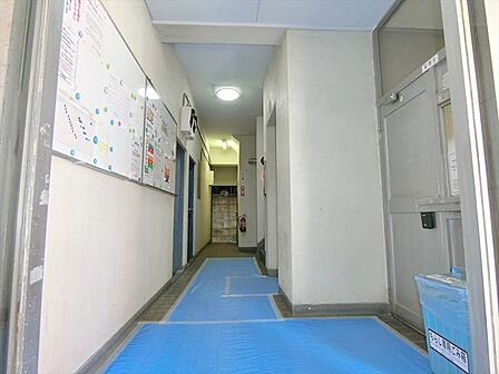 株式会社快適空間への全部委託管理です。エレベーター付きで、お部屋へのアクセスも良好です。