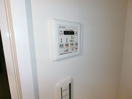 洗濯物の乾燥やヒートショック対策にも活躍する、浴室換気乾燥機を新規設置済です。