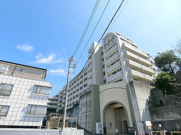ご見学の際は最寄駅やご自宅への送迎も承ります。対応可能エリアはスタッフまでお問合せください。