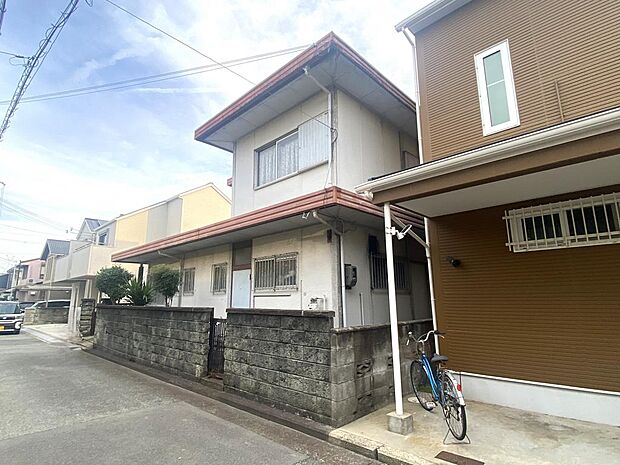 現況：古家あり更地渡し