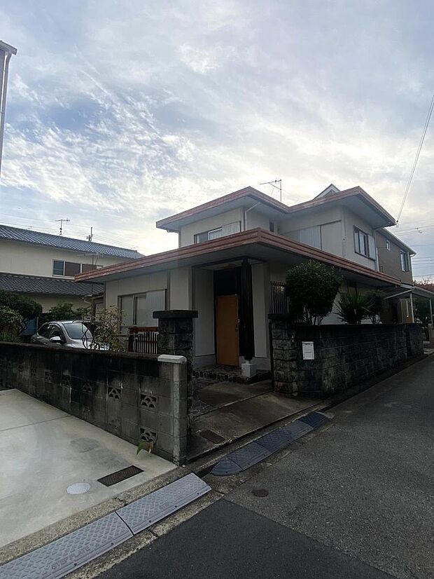 現況:古家あり更地渡し