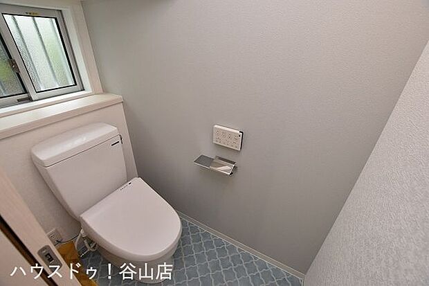 【過去施工例】快適な温水洗浄便座付きです。
