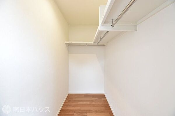 ウォークインクロゼットのある住まいで収納上手な生活