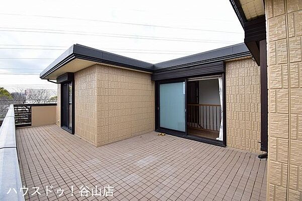 【ルーフバルコニー】