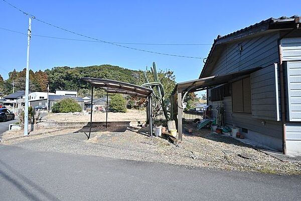 カーポート付きです。