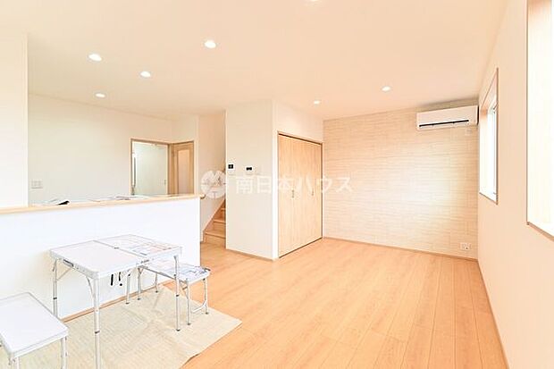 家族と過ごす時間を大切にしたい方にぴったりの明るくゆとりある住空間です。