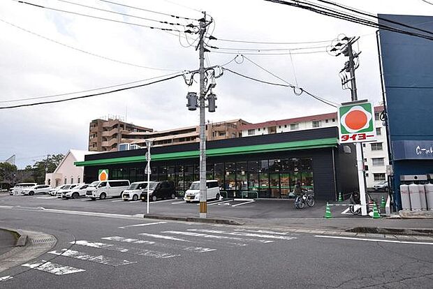 タイヨー小松原店【タイヨー小松原店】は、鹿児島市谷山中央2丁目702番地30に位置する産業道路近くのスーパーです。取扱品目は主に「生鮮食品・日配品・一般食品 ・日用雑貨・お酒」です。駐車場がありま…
