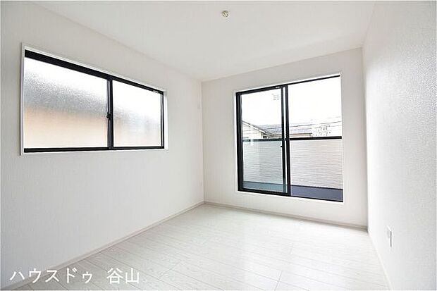 シンプルな洋室は、子ども部屋や書斎等、ご家族構成やライフスタイルに合わせてご活用いただけます