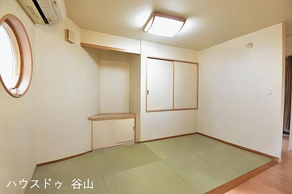 ※画像処理により家具を消しています