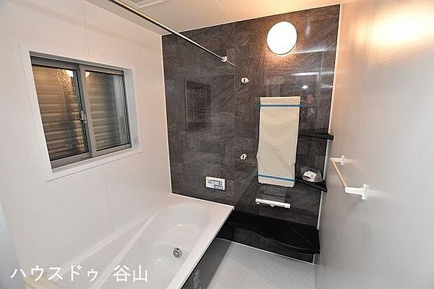 【過去施工例】お子様と一緒にバスタイムを楽しめる広々浴室。