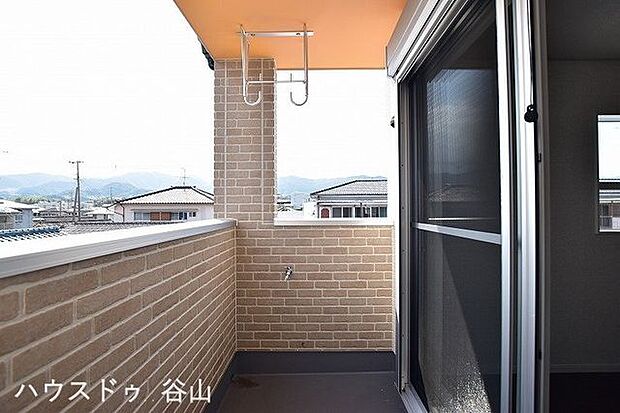 【過去施工例】南バルコニーで毎日のお洗濯も快適。