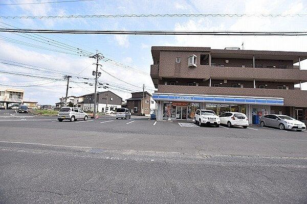 コンビニ ローソン下福元店 800m