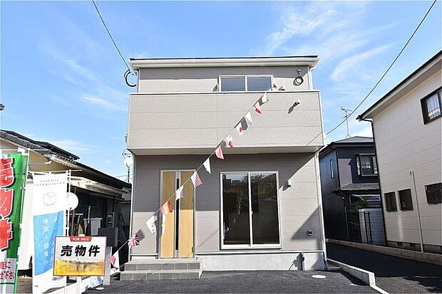 幹線道路から1本入った現地は想像以上に静か