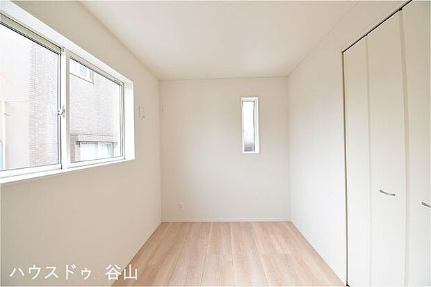 シンプルな洋室は、子ども部屋や書斎等、ご家族構成やライフスタイルに合わせてご活用いただけます。