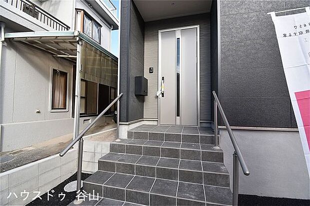 上質で明るい空間が住まう人や訪れる人を心地よく迎え入れてくれます。