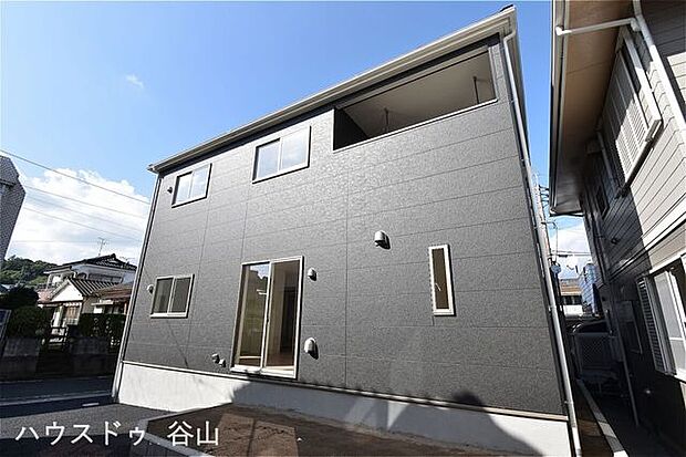 全居室2面採光で明るく開放的な住まいです。