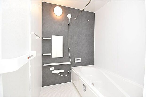 1坪以上の広い浴室なら、お子様と並んで体を洗ってもゆとりがあります