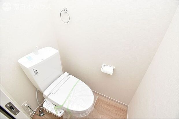 快適な温水洗浄便座付きの1階トイレ♪