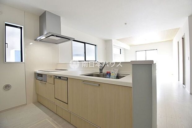 過去施工例　機能性とデザイン性に優れたシステムキッチン