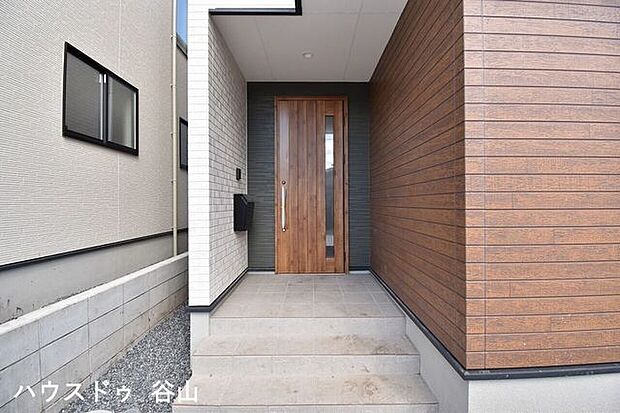 過去施工例　上品な雰囲気のエントランス