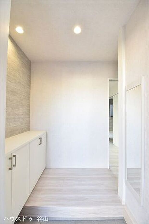 収納が充実した上質な玄関スペース