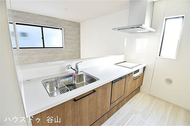 機能性とデザイン性に優れたシステムキッチン