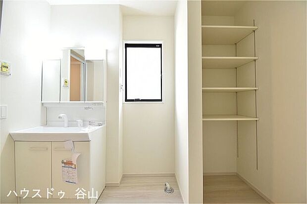 洗面台のお手入れにも便利!シャワー付洗面台