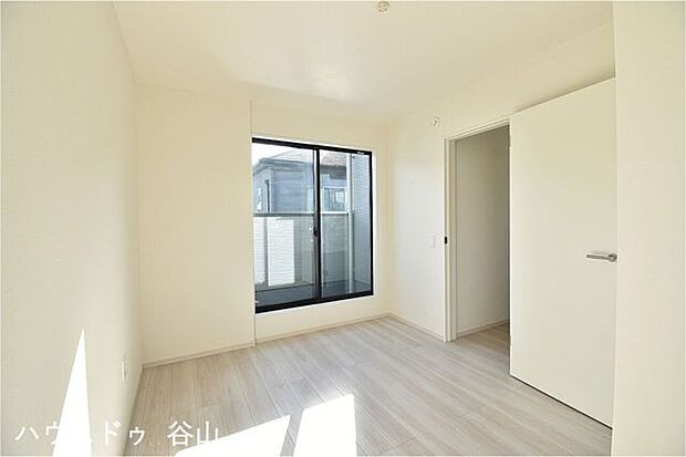 シンプルで上質な居室スペース