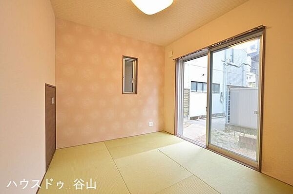 すぐ横になれる和室は、みんながほっと一息つける空間