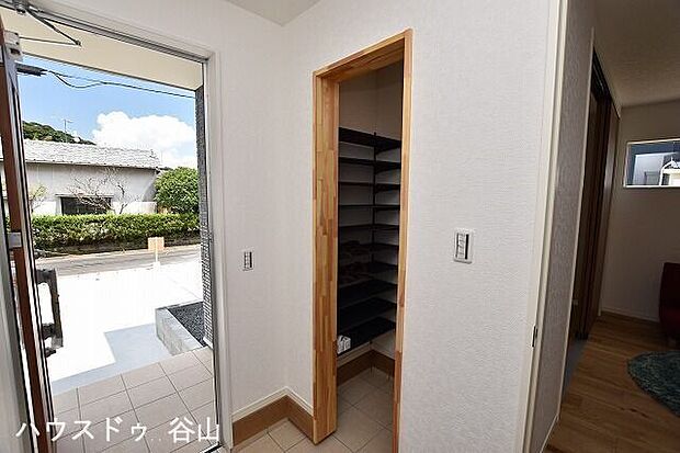 過去同仕様施工例収納量たっぷりのシューズクローク