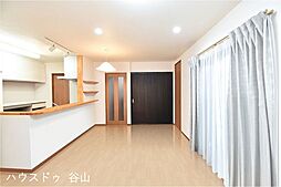 向陽1丁目　中古戸建 4SLDKのリビング/ダイニング