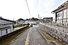 外観：前面道路含む現地写真
