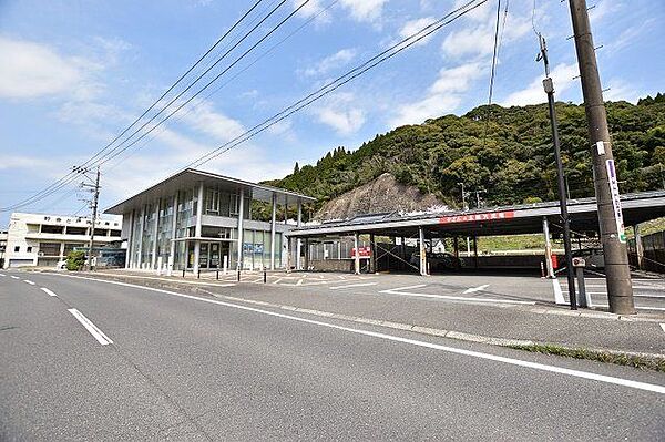 鹿児島銀行松元支店【鹿児島銀行松元支店】鹿児島市上谷口町にある銀行です。窓口　平日　9:00～15:00「11：30～12：30」は窓口休業ATM　平日　8:50～19:00　土日祝　 1080m