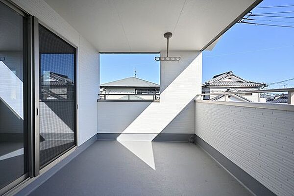 たっぷりお洗濯物が干せる広いバルコニー！