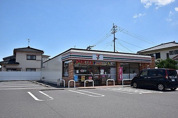 セブンイレブン桜ヶ丘6丁目店【セブンイレブン桜ヶ丘6丁目店】鹿児島市桜ヶ丘6丁目にあるコンビニです。設備・サービス　ATM、マルチコピー機、お会計セルフレジ、店舗留置サービスなど 120m