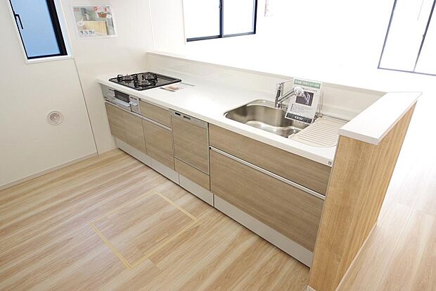 収納豊富で、日々のお料理から後片付けまで快適に、はかどるキッチンです。